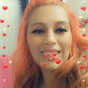 Meet your Posher, Desiree